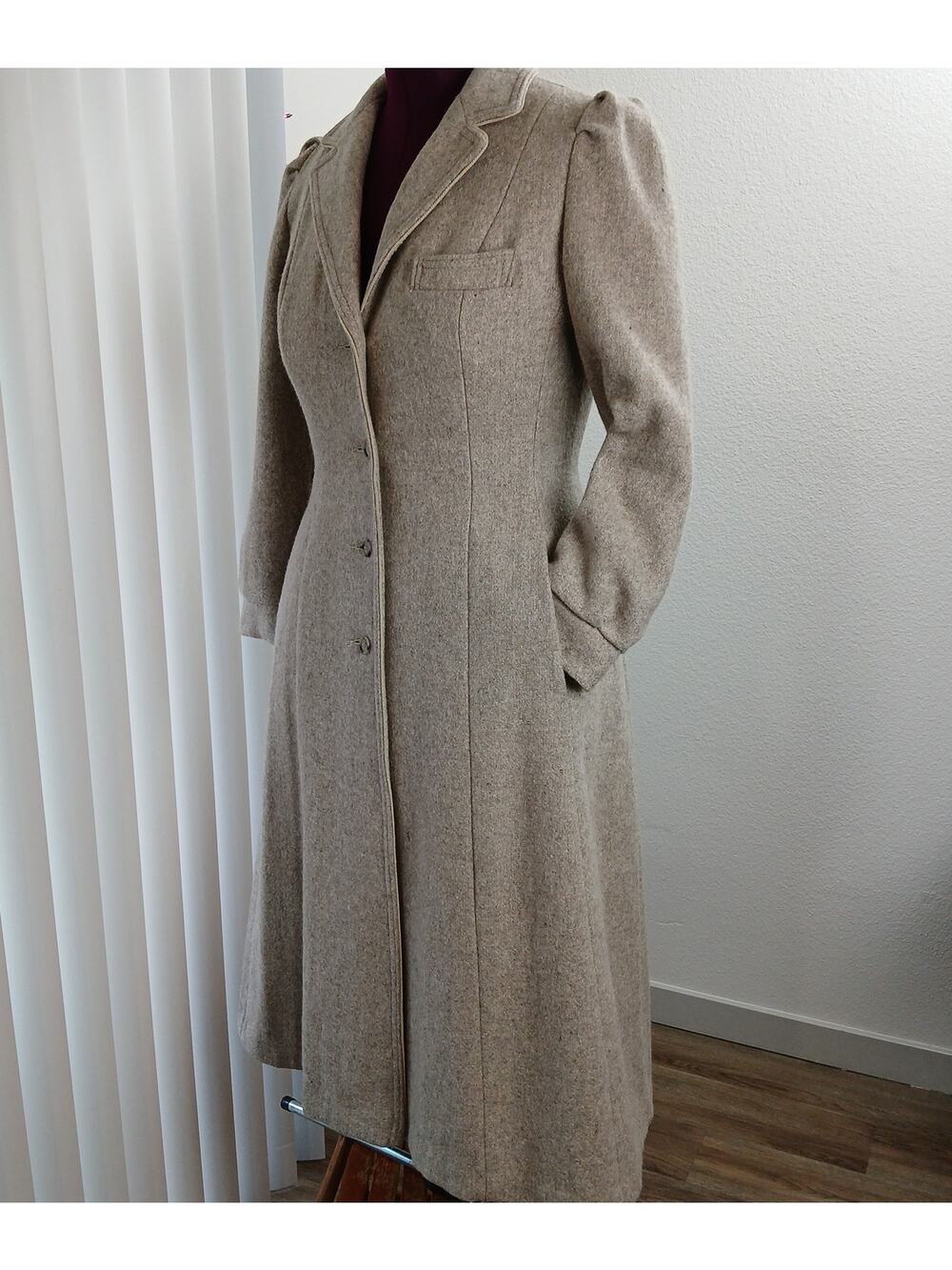 ILGWU Vintage Tailored Tan Wool Overcoat 11 /12 needs new lining tweed trench